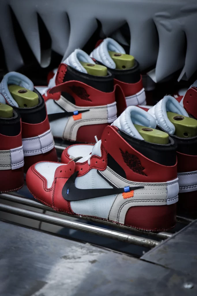 Off-White x Air Jordan 1 Retro High OG 'Chicago' Replica