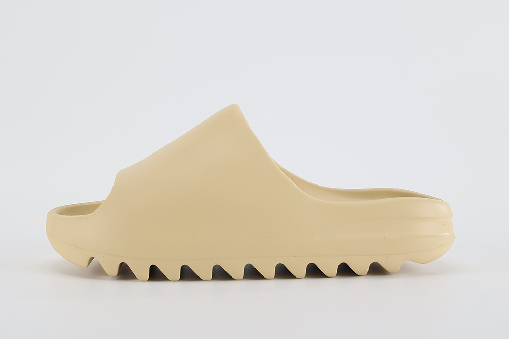 Yeezy Slides 'Sand' Replica