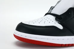 air-jordan-1-retro-high-og-blacktoe-replica