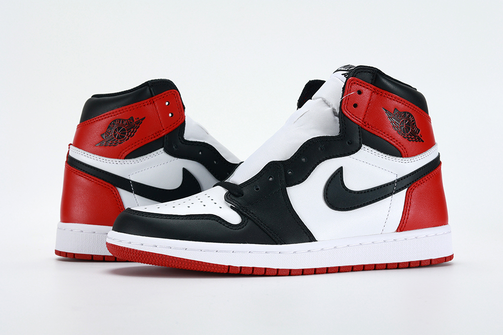 air-jordan-1-retro-high-og-blacktoe-replica