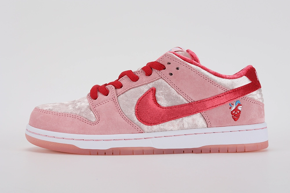 strangelove-x-dunk-low-sb-valentine's-day' special-box-replica