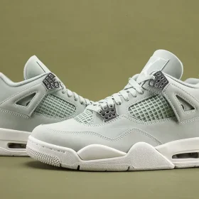 Jordan 4 “Seafoam”